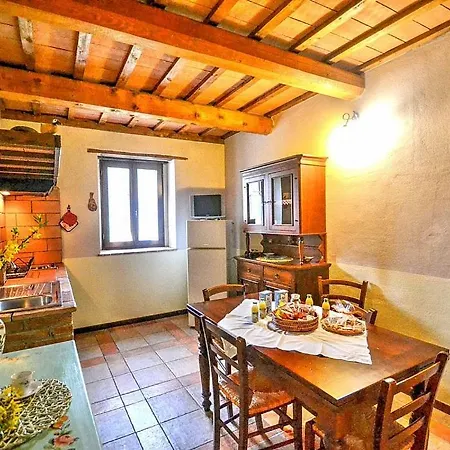 Zona Artigianale Callarella Sleeps 6 Pool
